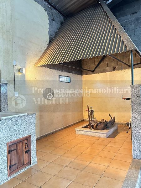 Foto 624ac1fd-e31e-4658-a327-cfcc39d167a7. Casa amb aparcament a Verín