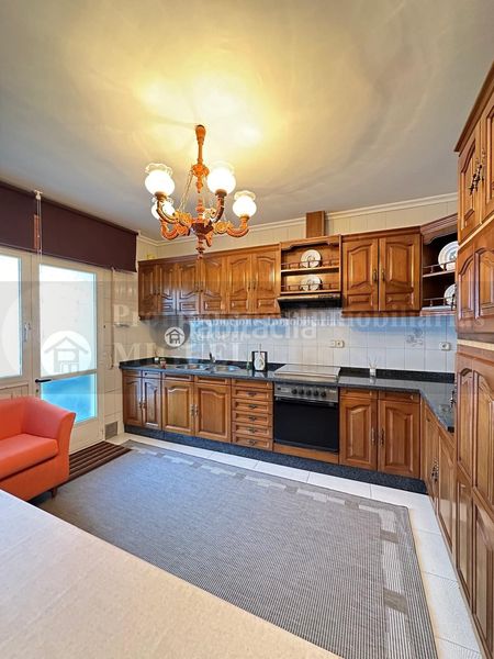 Foto 7675c66d-8177-4631-970a-180885763785. Casa amb aparcament a Verín