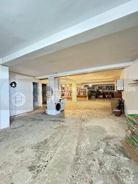 Foto 993eefd1-0c31-4618-99b5-794a09b46065. Casa amb aparcament a Verín