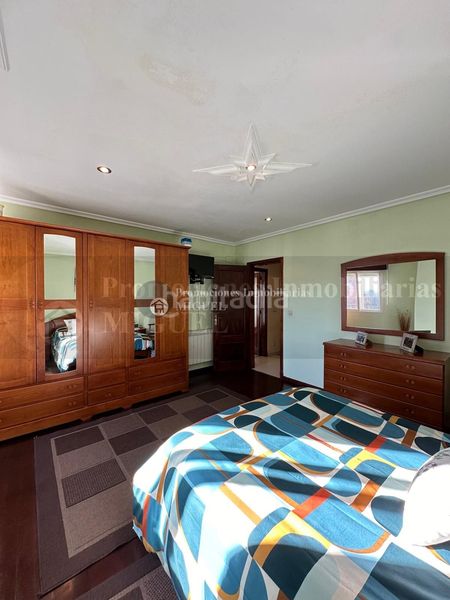 Foto 9e2e61cf-bca6-4c50-aaa7-8def3f079317. Casa amb aparcament a Verín