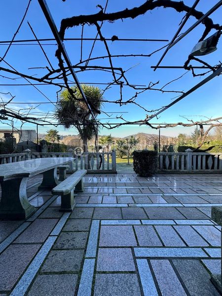 Foto a9a0e24d-6488-4210-840b-d8bd24e9566d. Casa amb aparcament a Verín