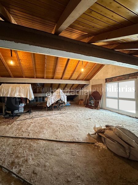 Foto bf551f0f-4aa2-4095-8b73-de879b0285f4. Casa amb aparcament a Verín