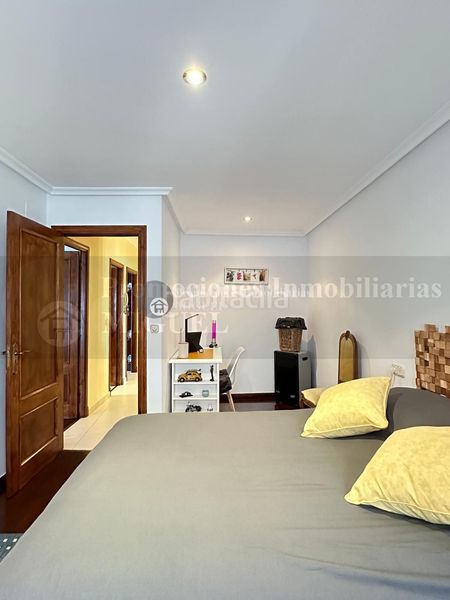 Foto d33c1df6-0a45-47c5-805b-77acb0ca545c. Casa amb aparcament a Verín