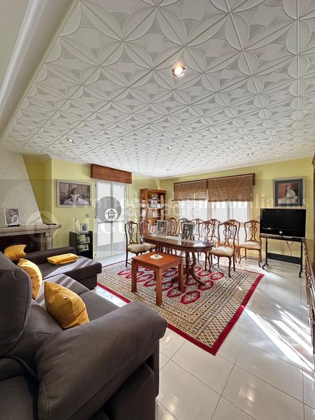 Foto e240c99e-a7f0-45be-b3e4-95c139905dcf. Casa amb aparcament a Verín