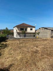 Haus in Verín. Casa con terreno a 5 km de verin