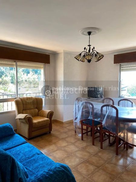 Foto 1bd61cfd-3b9e-4d2f-84b0-2b9449bb7dfe. Casa amb aparcament a Verín