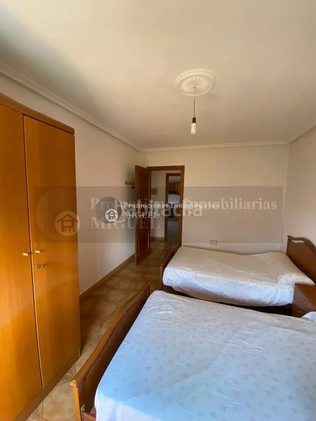 Foto 477c55e7-7f06-433e-a146-d688ba2add3a. Casa amb aparcament a Verín