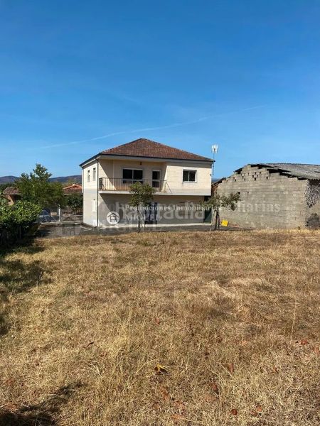 Foto 5633d097-c8f0-4ff9-986d-95d6b56be40c. Casa amb aparcament a Verín