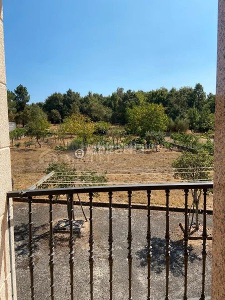 Foto 70d5142e-ae77-47a0-928b-fc38b44431ce. Casa amb aparcament a Verín