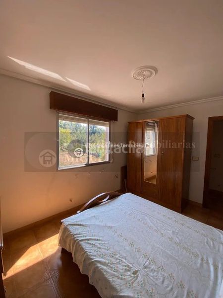 Foto 776ba2c3-66e6-4645-a585-6edbd42dabaf. Casa amb aparcament a Verín