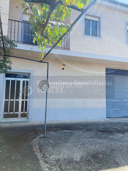 Foto 7d3e479f-fdd3-439e-9d2b-72331b7d2617. Casa amb aparcament a Verín