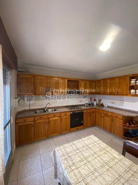 Foto acf07a4a-860a-4f99-a3a6-6721a875f892. Casa amb aparcament a Verín