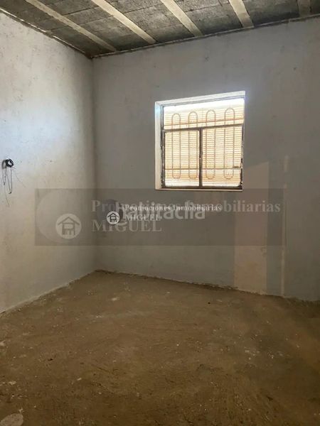 Foto bd525965-bd57-4b8e-98dc-379764795ce8. Casa amb aparcament a Verín