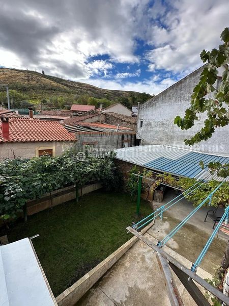 Foto dd00ede4-17df-4726-81db-eddacba4e3f1. Casa a Verín