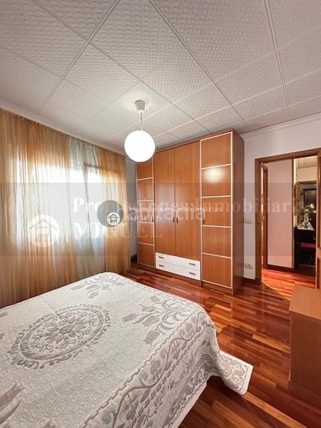 Foto 0975521e-52fa-441f-bcb0-1bd7c8630983. Piso  en casco histórico en Verín