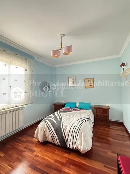 Foto 52430074-afde-4595-9c8e-347eeaedcf71. Piso  en casco histórico en Verín