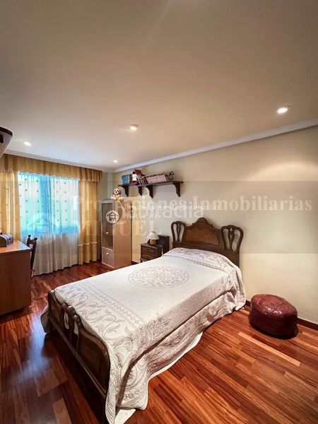 Foto eb0bb91e-4bd6-4901-a080-150832f3e231. Piso  en casco histórico en Verín