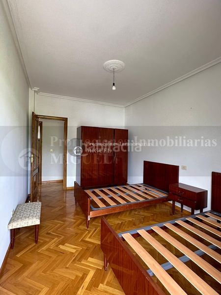 Foto 584a996f-5b18-45ad-a724-359bb656b06d. Xalet a Verín