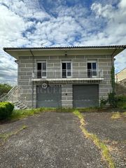 Chalet in Verín. Casa de piedra con terreno