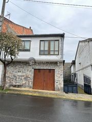 Maison jumelée à Oímbra. Casa en zona oimbra