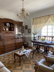 Maison jumelée à Verín. Casa con jardín en el casco histórico