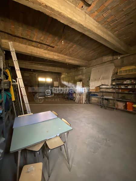 Foto c09ffb4c-6149-4395-b67b-362a1fe27f2b. Casa aparellada a Verín