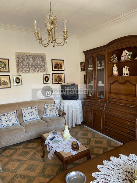 Foto cf9e74d7-371f-4bdf-8bb3-fe335fba4144. Casa aparellada a Verín