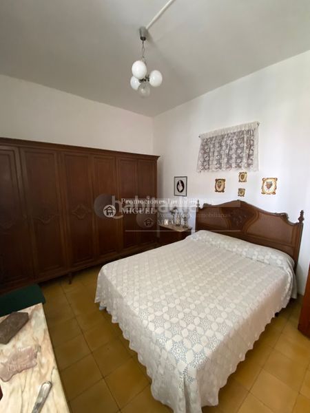 Foto e2b30bed-0a27-4a39-91ef-9b7f8a9d8b30. Casa aparellada a Verín