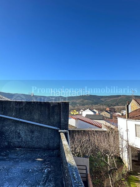 Foto 452fe2c1-58e2-4bb3-9091-31147b45d9b1. Casa a Laza