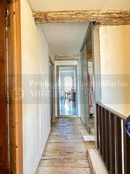 Foto 6ce55b57-bc2d-47c7-bf1e-b96d15c260a8. Casa a Laza