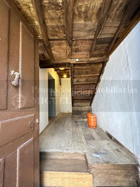 Foto 80cf8070-9bce-4bb2-a034-8ac9d624611d. Casa a Laza
