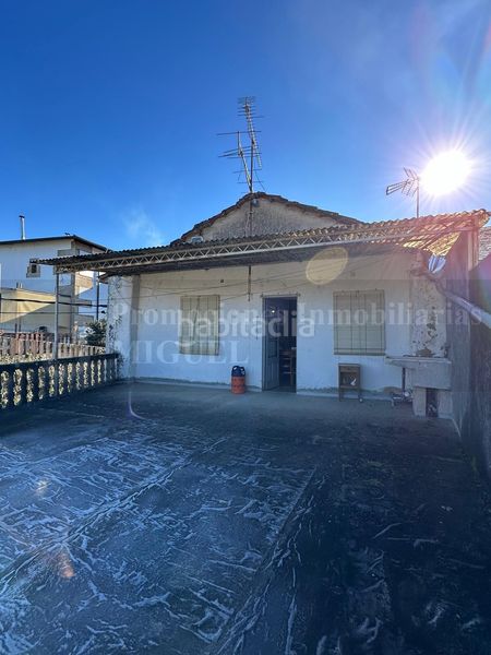 Foto c003bf83-b0d0-415a-bdf8-31d96b0e2f38. Casa a Laza