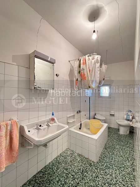 Foto cd4d6022-3c61-47b0-8f2e-c0f52ea6d57c. Casa a Laza