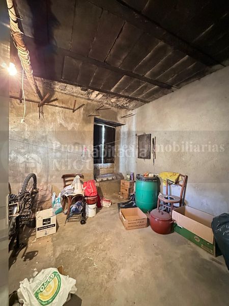 Foto d4d2383f-1bf7-405d-9a05-a798356c1023. Casa a Laza