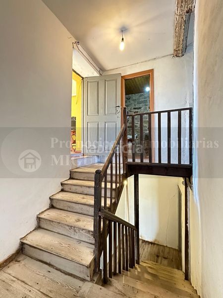Foto e59ae712-c5bb-47cf-91fb-64cfb01f52ae. Casa a Laza
