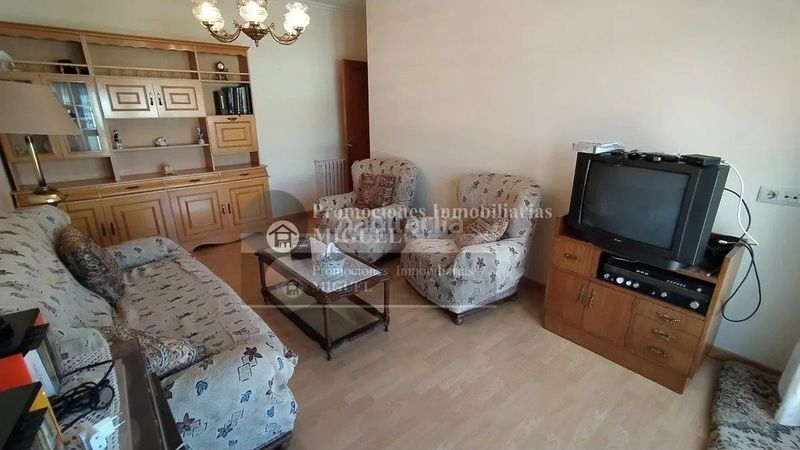 Foto 4ef95c8c-a2f1-45fc-afef-58dbc574ef9b. Casa amb aparcament a Verín