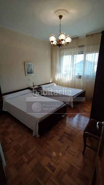 Foto 6e286cb1-dc4b-4fcd-88d2-3e37dbea46aa. Casa amb aparcament a Verín