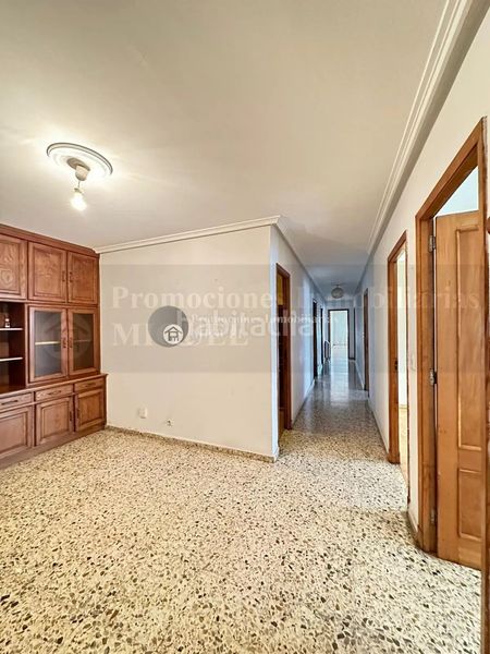 Foto f325d026-362c-4a1a-8b3b-76f30d2f0457. Flat in Verín