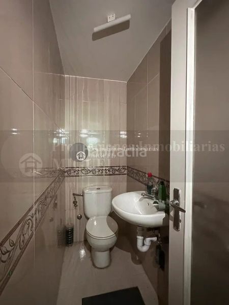 Foto 27d3d1cb-5e3c-479d-86b8-fe0bff320e58. Local comercial a Verín