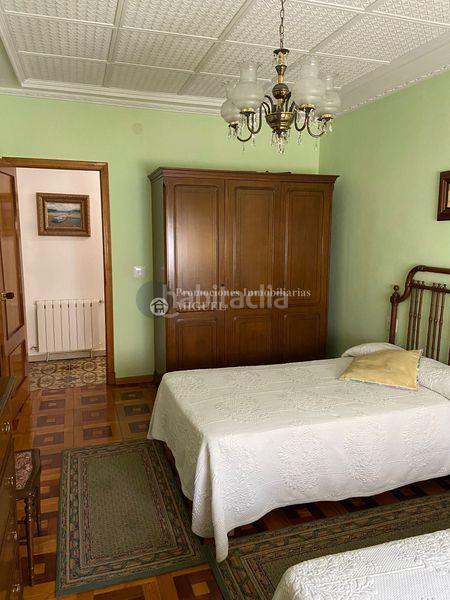Foto f43539ca-ceea-4911-9ed5-d0511610e2a2. Casa amb calefacció aparcament a Verín