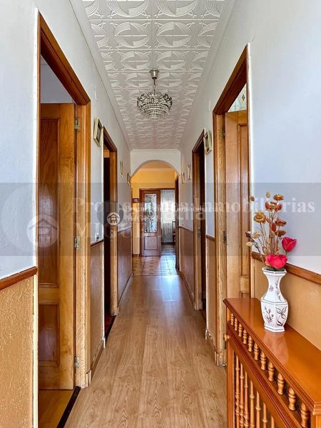Foto fa100f8c-78e1-4ef5-a220-062681ebbd12. Casa amb calefacció a Verín