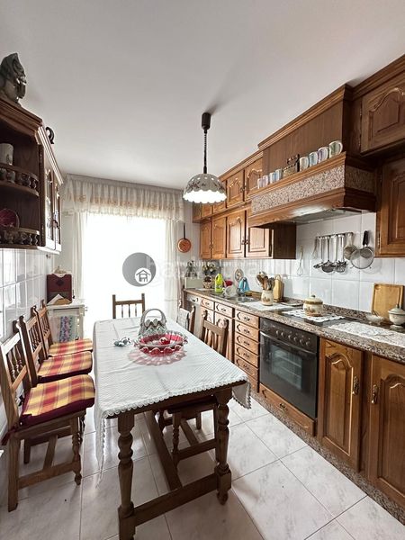 Foto 435ce193-0a20-4b50-8c3b-d6bd4a3c3f07. Pis amb calefacció aparcament a Verín