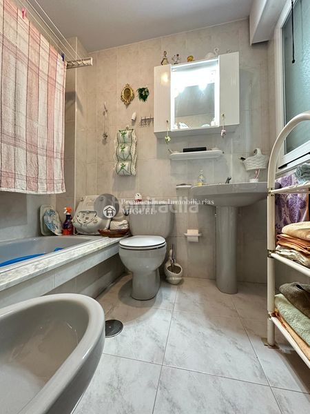 Foto cb71c360-7755-45e9-b382-8a1d7c396cb5. Pis amb calefacció aparcament a Verín