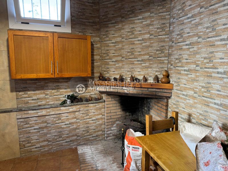 Foto f5a57764-1f30-4315-9c05-fb54634a573f. Chalet casa en a devesa en Vilardevós