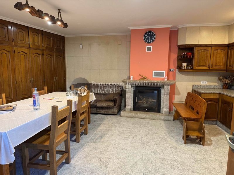 Foto f5f38810-32db-41cf-8355-10c6bfc923be. Chalet casa en a devesa en Vilardevós