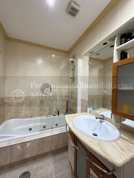 Foto a52966a5-d331-48d6-9bd1-5128b9005c93. Casa amb calefacció aparcament a Verín