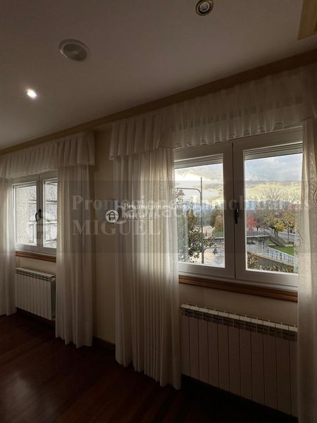 Foto dcee6475-bd6e-469b-8f02-71f740e6fad4. Casa amb calefacció aparcament a Verín