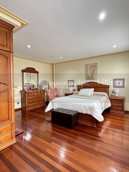 Foto eacaed9d-074b-4d58-be3b-074f33ff3f15. Casa amb calefacció aparcament a Verín