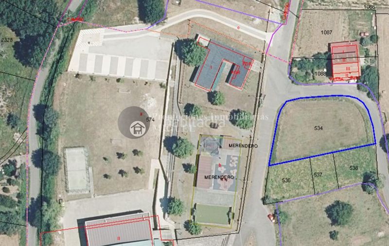 Foto cf60a9e7-ba40-4755-9425-41681b88b911. Terreny residencial a Laza