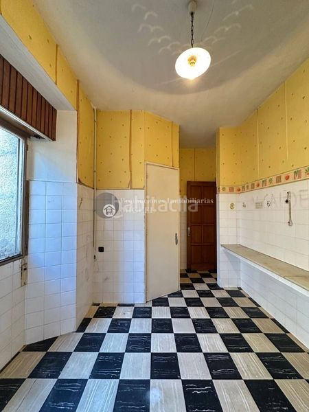 Foto 5db022a4-534f-4fef-b1a4-acd57b826858. Piso  en el corazón en Verín